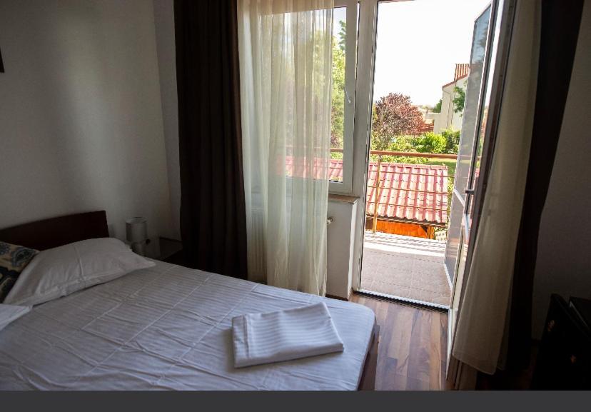 Hotel Vila Jean Bart Mangalia Exterior foto